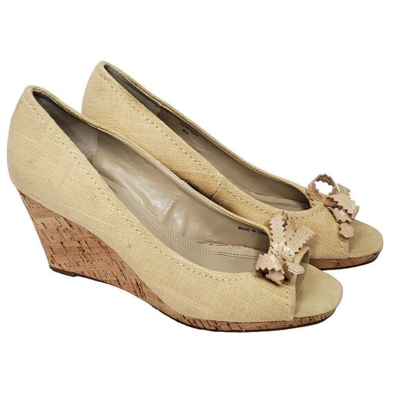 Ellen Tracy Cork Wedge Canvas Shoe 8 Peep Toe Bow Tan Beige Brown - Picture 1 of 9